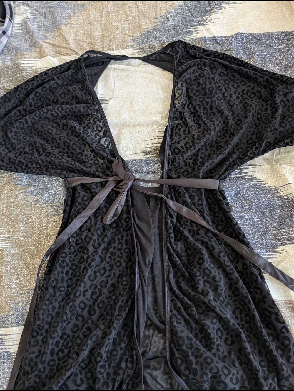 Frederick's of Hollywood Black Sheer Leopard-Print Tie-Waist Robe